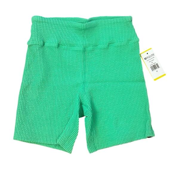 NWT Eleven by Venus Williams Allure Biker Short in Green Apple Size M - Picture 1 of 4